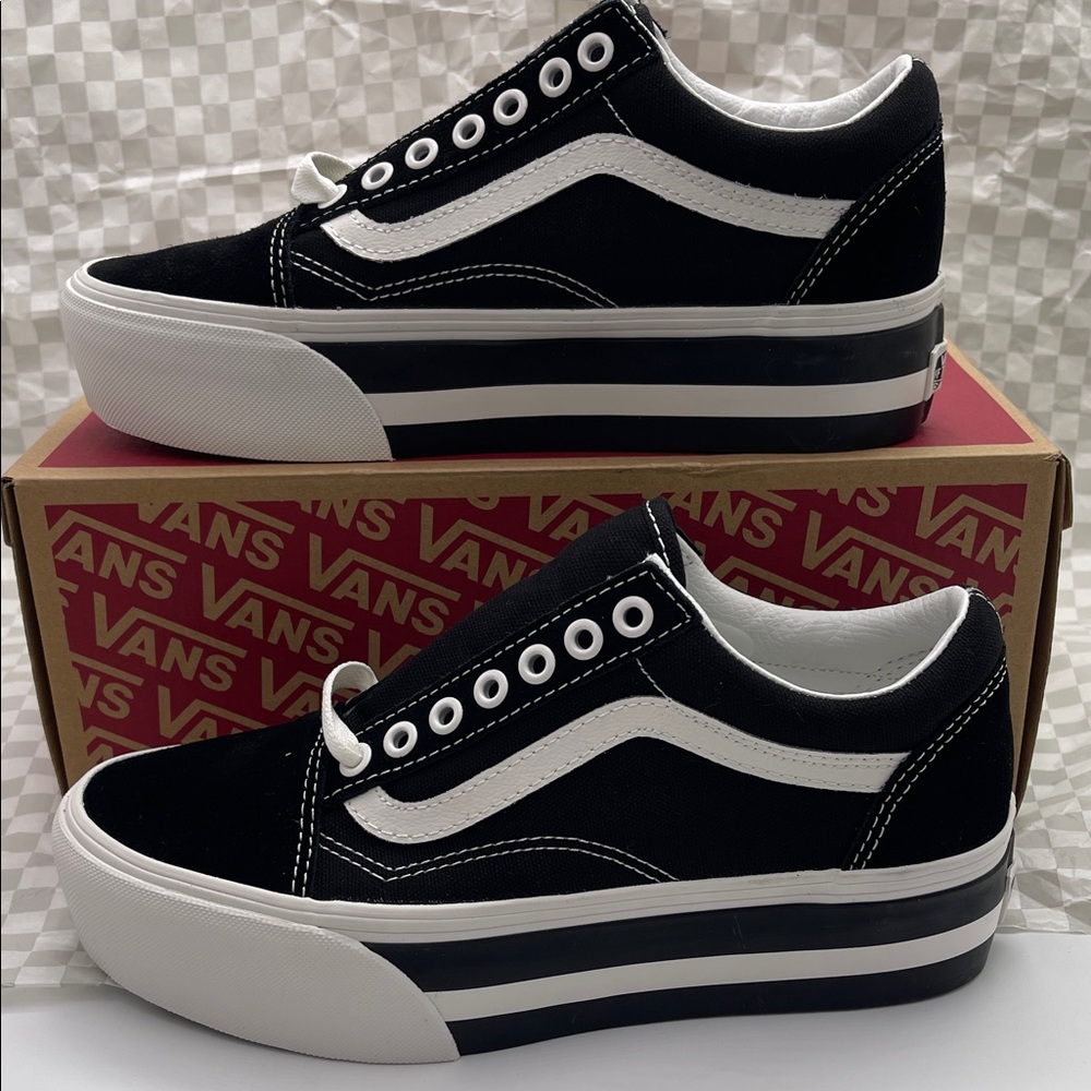 Vans Men’s Platform Sneakers Old Skool Stackform
Smarten Up Black/Wt
VN0009PZBZW - Picture 3 of 16